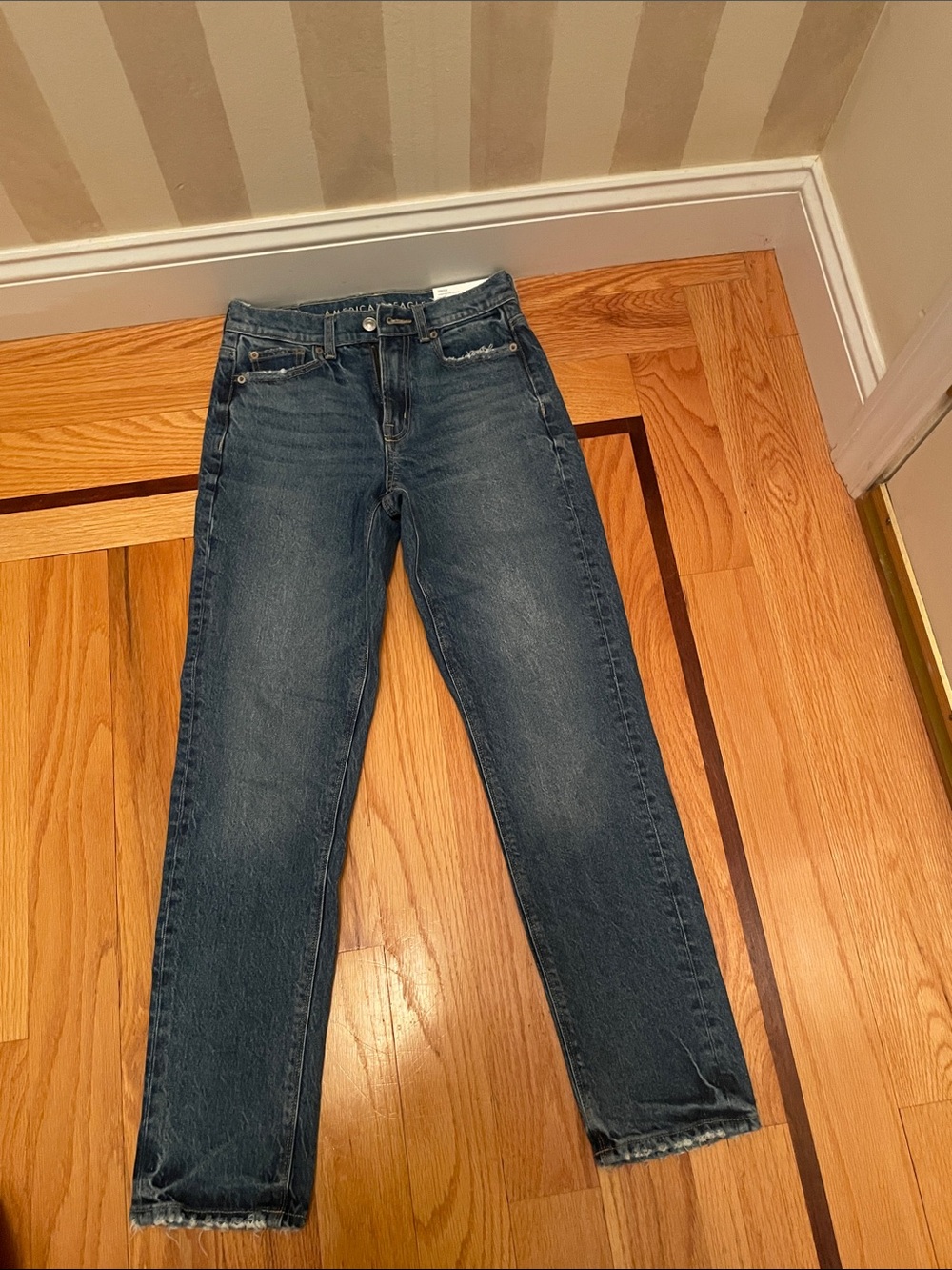 American Eagle Outfitters Women's Straight Leg Jeans — Vintage Dark Wash